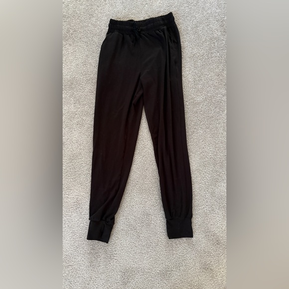 Amazon Essentials Pants - Amazon Essentials Women's Black Joggers